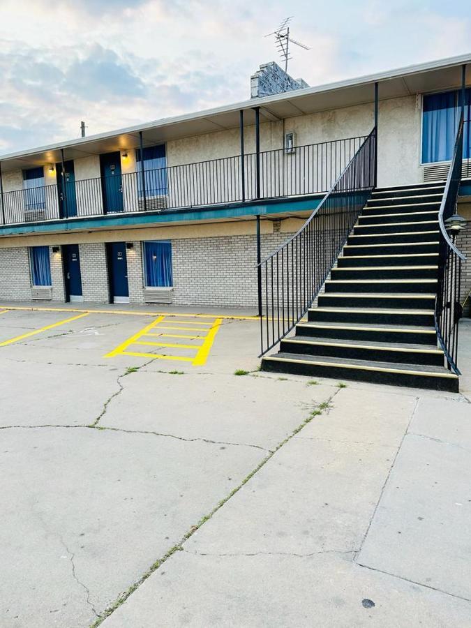 Travel Inn & Suites Emporia Luaran gambar