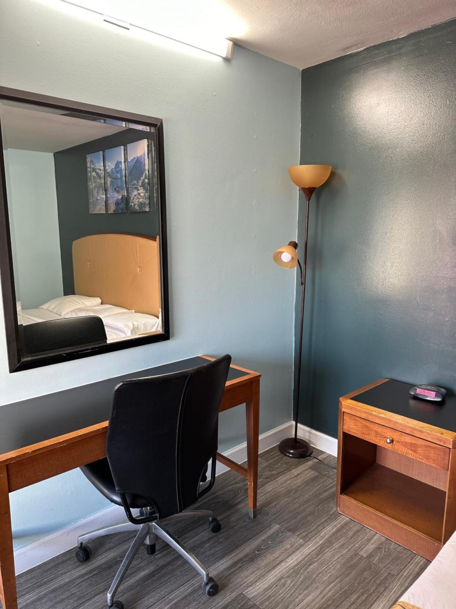 Travel Inn & Suites Emporia Luaran gambar