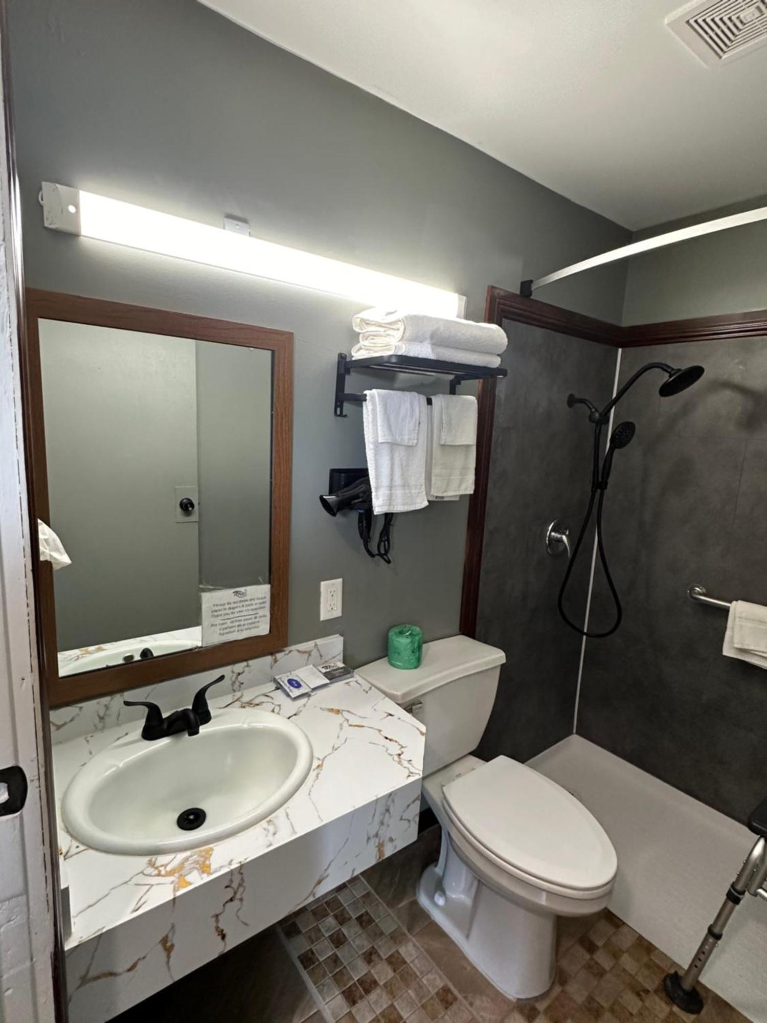 Travel Inn & Suites Emporia Luaran gambar