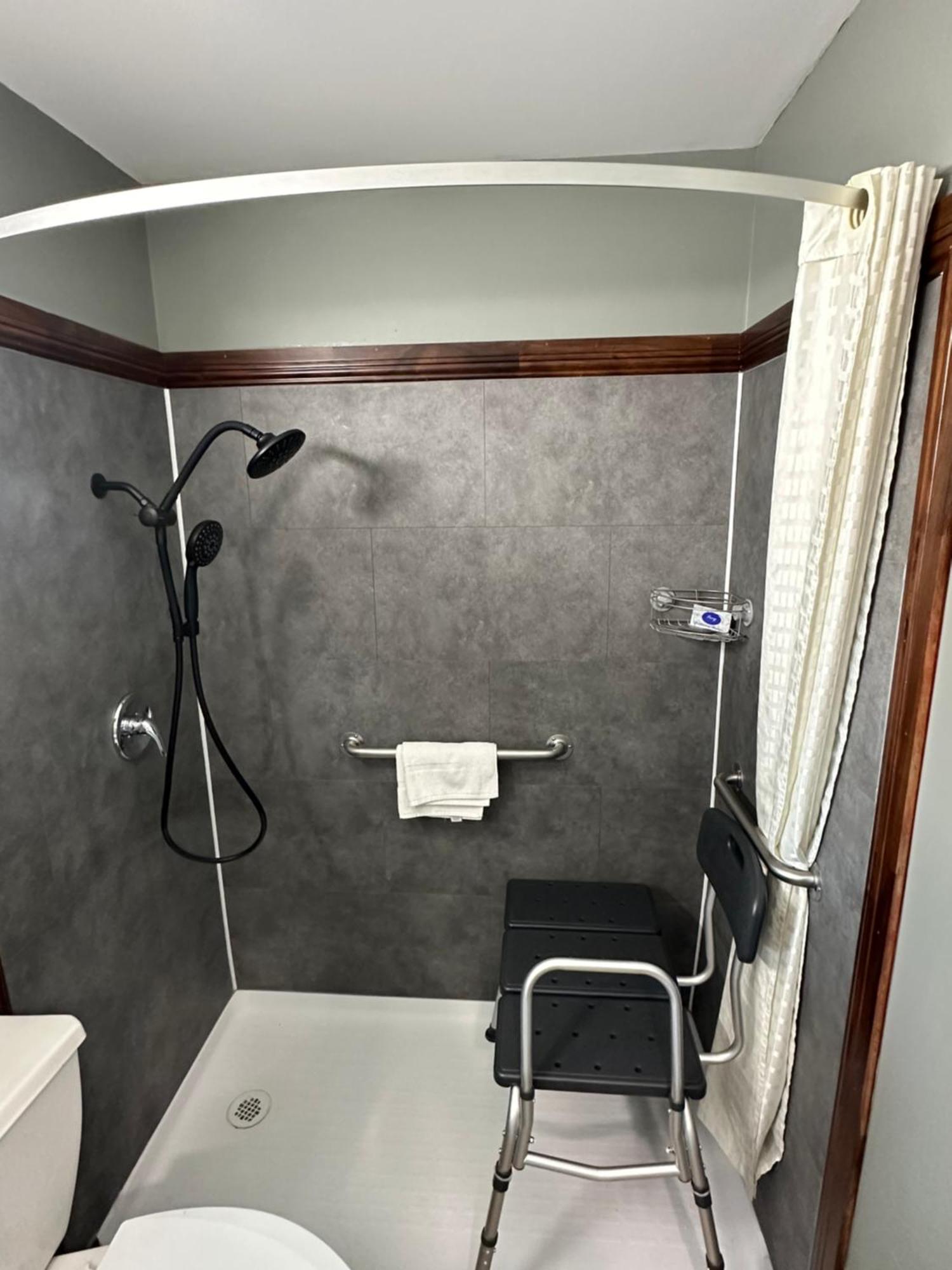 Travel Inn & Suites Emporia Luaran gambar